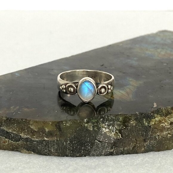 Jewelry - Sterling Silver 925 Dainty Minimalist 8MM Oval Moonstone Band Ring Sz 8.25